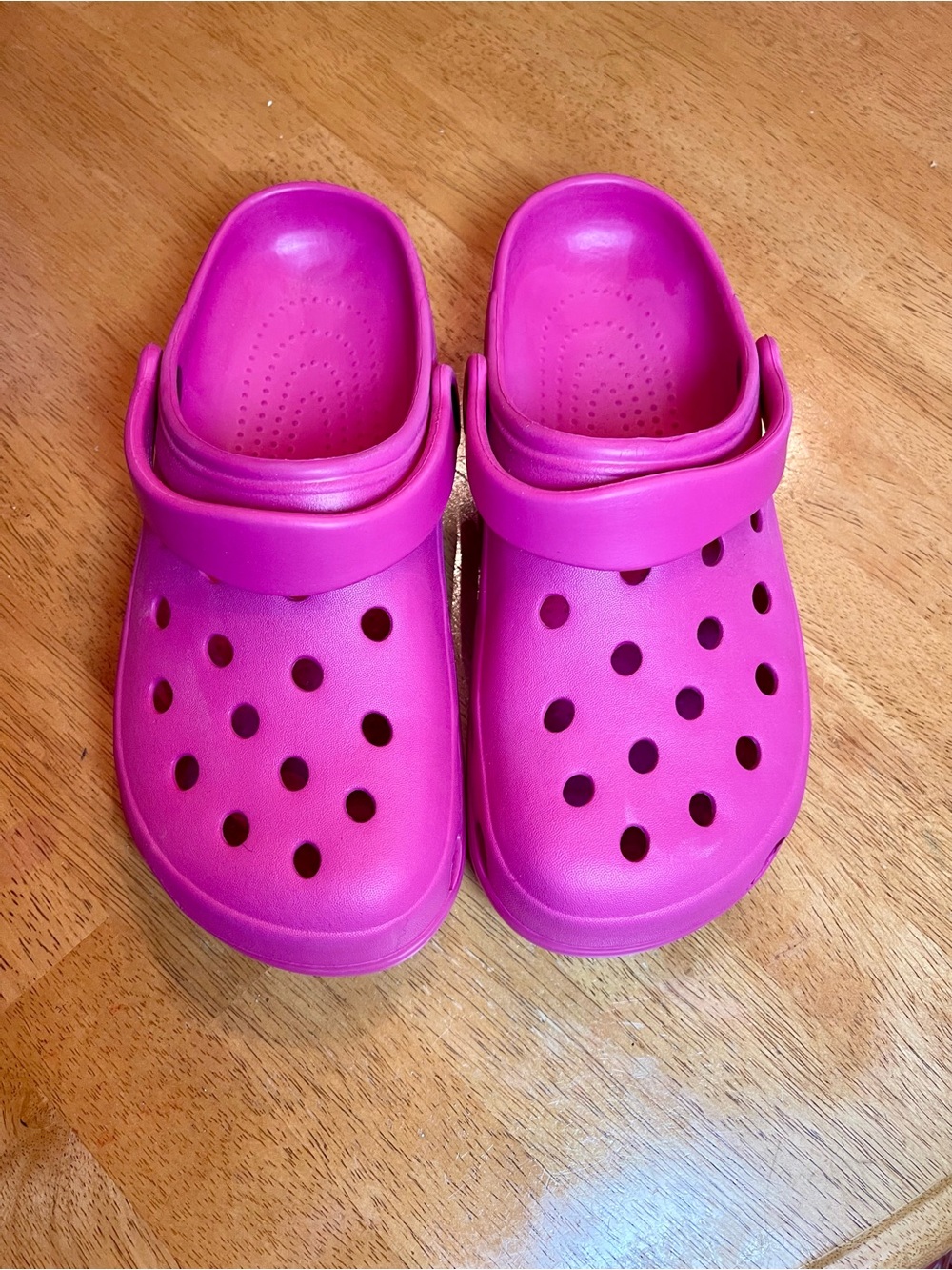 New Time and Tru Slip on Clogs Unisex fuchsia Size Women 10 Men 8
